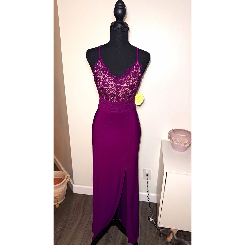 New! Windsor Purple Lace Bodice Sleeveless Open Back Floor-Length Dress, size S